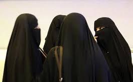 سعودي يفارق الحياة داخل محكمة بمكة بعد دعوى خلع ضده..ماذا قالت زوجته للقاضي بعد  وفاته