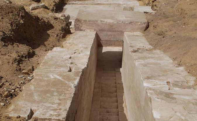 اكتشاف بقايا هرم جديد في الجيزة بمصر
