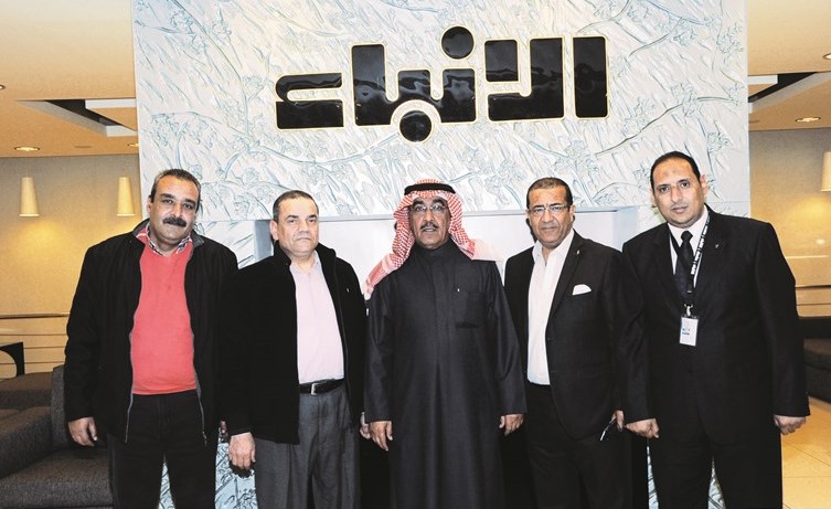 المستشار جمال السيد مع الزملاء نائب رئيس التحرير عدنان الراشد و مستشار الادارة العامة حسام فتحي وأسامة أبو السعود (يوسف كريم)﻿