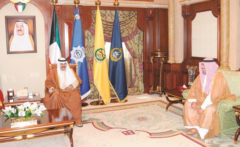 سمو ولي العهد الشيخ نواف الأحمد مستقبلا الشيخ ثامر العلي﻿