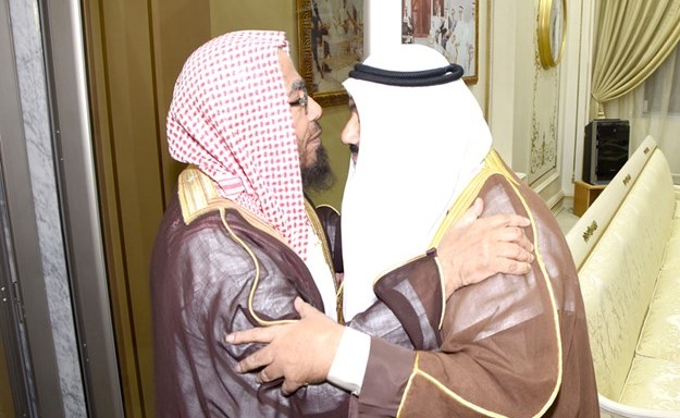 سمو الشيخ ناصر المحمد مستقبلا د.عبدالله بن محمد المطلق﻿