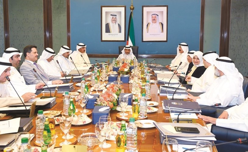 سمو رئيس مجلس الوزراء الشيخ جابر المبارك مترئسا اجتماع المجلس﻿
