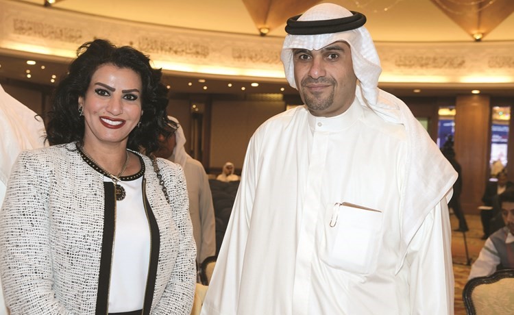 أنس الصالح في لقطة مع فاطمة العازمي﻿