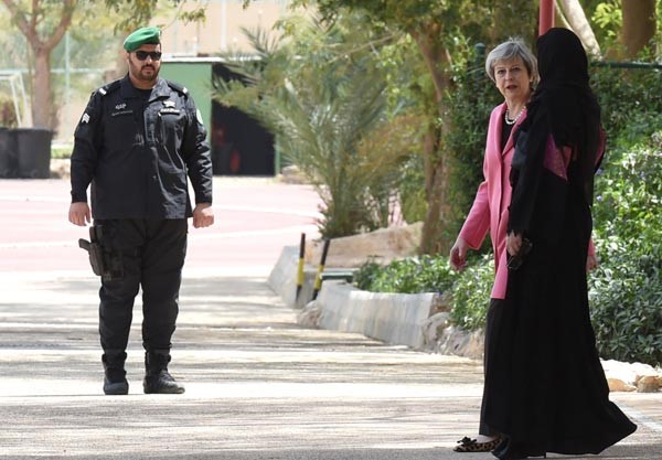 رئيسة الوزراء البريطانية تبحث في السعودية مستجدات قضايا المنطقة