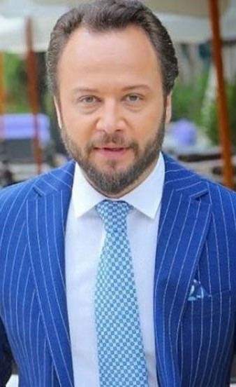 بالصور - وسامة ابن مكسيم خليل تطغى على وسامة اجمل طفل في العالم!