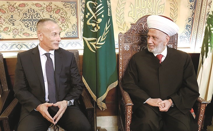 مفتي لبنان الشيخ عبد اللطيف دريان مستقبلا في دار الفتوى العميد شامل روكز(محمود الطويل)﻿