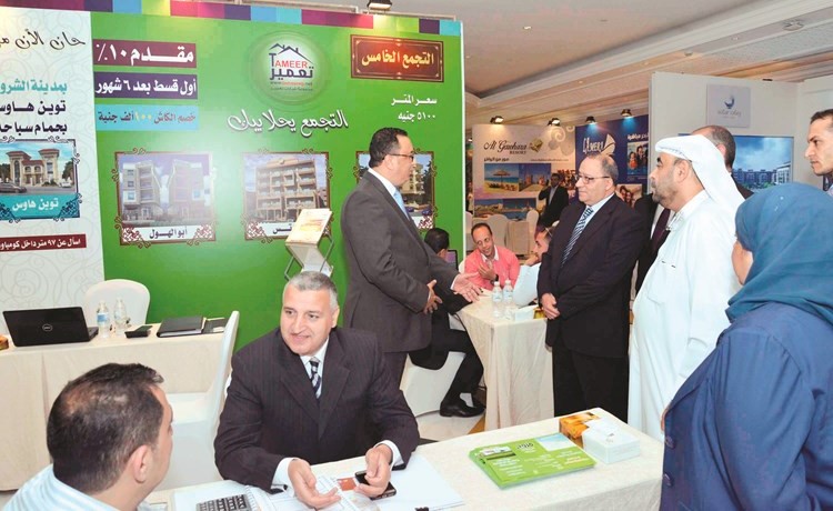 جولة الوزير المصري المفوض في معرض العقار المصري﻿