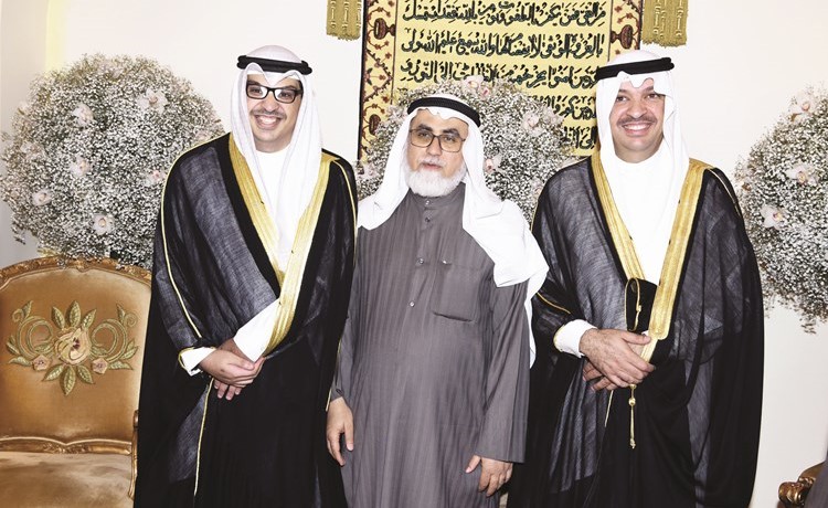 د.عبدالمحسن الخرافي مهنئا (ريليش كومار)﻿