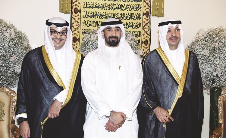 محمد العرفج يبارك للمعرس وشقيقه حمد البلوشي﻿