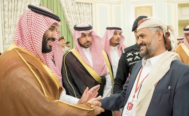 صاحب السمو الملكي الأمير محمد بن سلمان ولي ولي العهد النائب الثاني لرئيس مجلس الوزراء وزير الدفاع السعودي خلال استقباله كبار مشايخ القبائل اليمنية            ( واس)