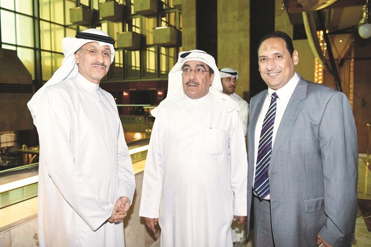طارق المزرم مع الزميلين عدنان الراشد وأسامة أبوالسعود﻿