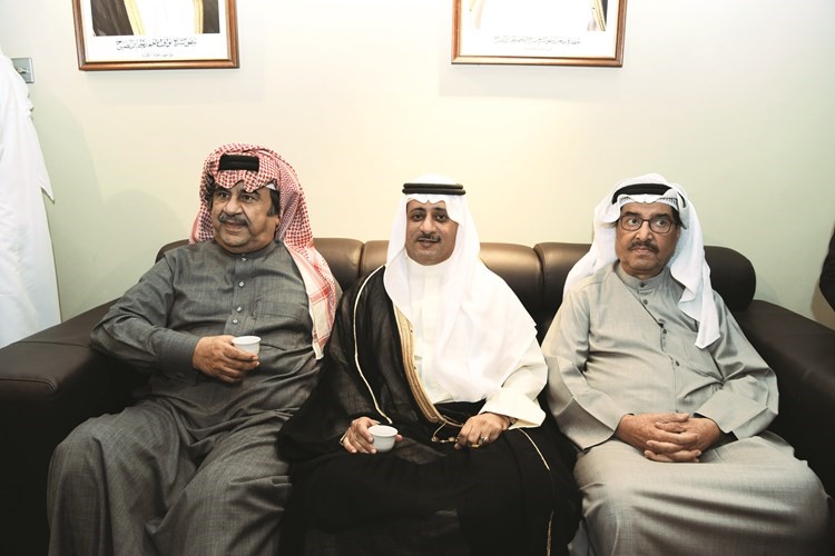 د.بدر الدويش يتوسط الكاتب القدير عبدالعزيز السريع والفنان القدير عبدالحسين عبدالرضا