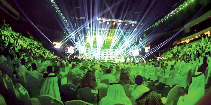 بالفيديو.. محمد عبده وطلال سلامة يطربان جمهور جدة.. والأخير يفجع بخبر حزين عقب الحفل