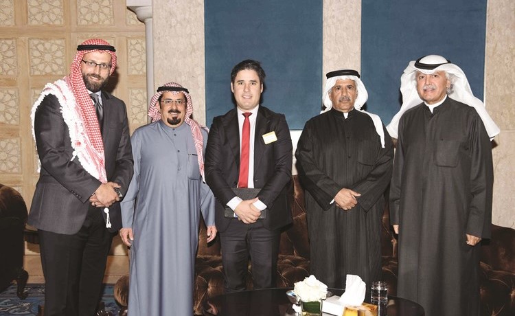 عادل البحر وساير الساير وفريدريكو وحازم النوري وماجد القاسم﻿