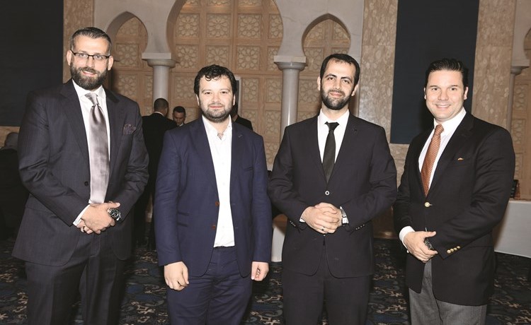 فريق ذا ليدينج هوتلز مع فريق الخطوط الجوية التركية﻿