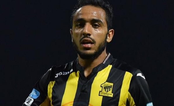 بالفيديو .. لماذا ركل محمود كهربا جوال مشجع سعودي؟