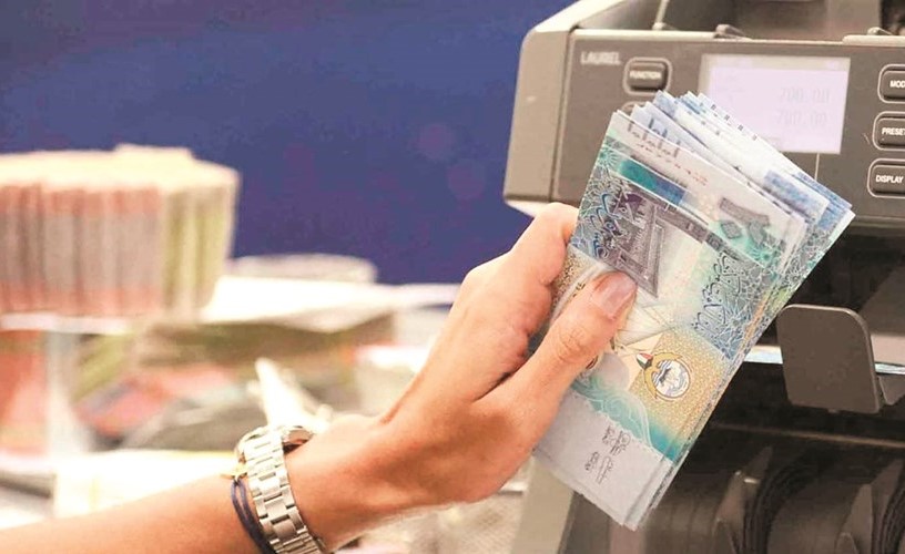 3 إلى 10 آلاف دينار راتب القيادي الوافد.. شهرياً