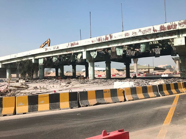 جسر الجامعة على طريق الغزالي باتجاه طريق جمال عبدالناصر المقرر إزالته اليوم