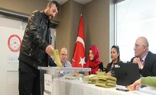 تركيا: اليوم بدء حظر جزئي للدعاية الانتخابية قبل استفتاء التعديلات الدستورية