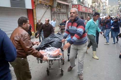 بالصور.. نجاة بابا أقباط مصر من تفجير أسقط 16 قتيلاً بمحيط المقر البابوي بالإسكندرية