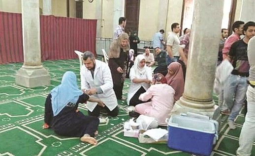 مسلمون يتبرعون بالدم لمصابي تفجير طنطا