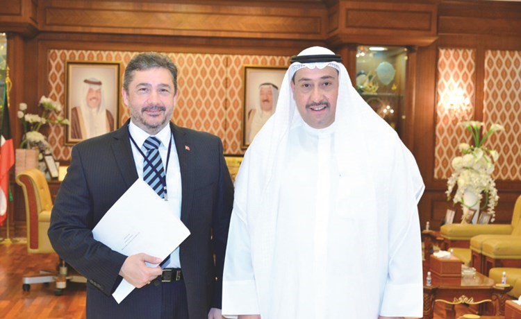 الشيخ فيصل الحمود خلال استقباله السفير التركي﻿