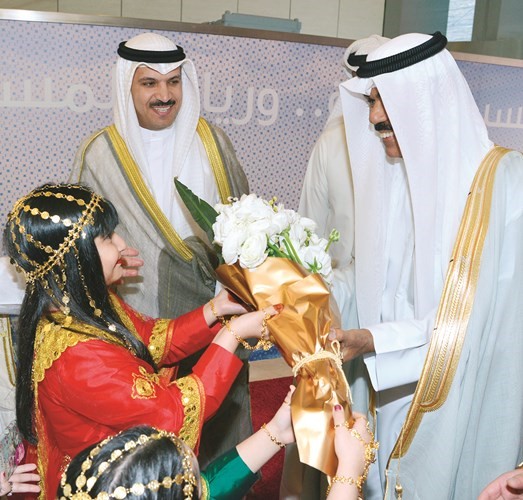سمو ولي العهد الشيخ نواف الأحمد يستقبل بالورود بحضور د.الهاشل﻿