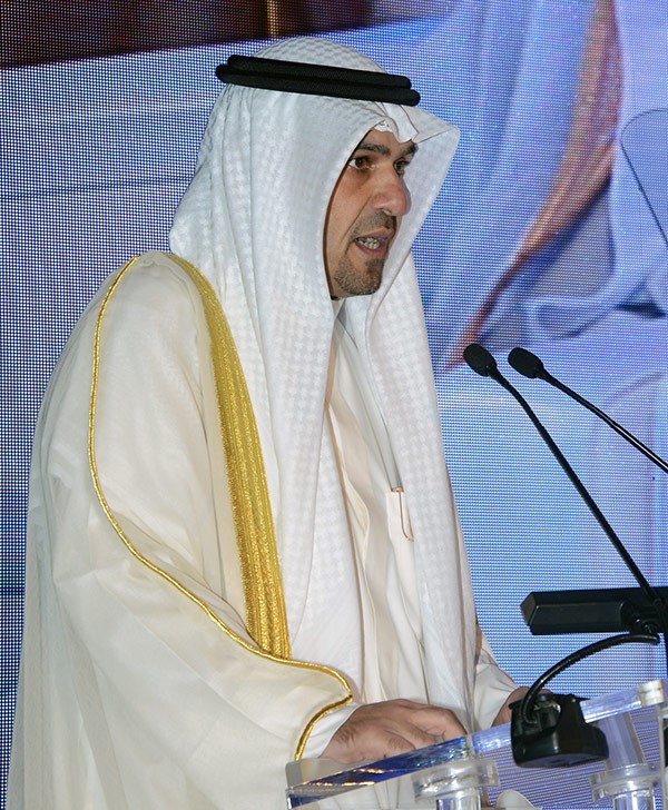  أنس الصالح ملقيا كلمته