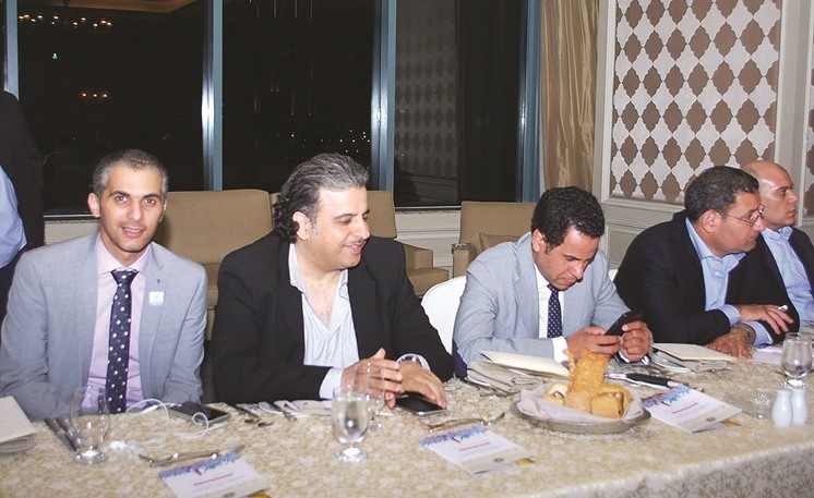 ماضي الخميس وناصر العرفج خلال اللقاء ﻿