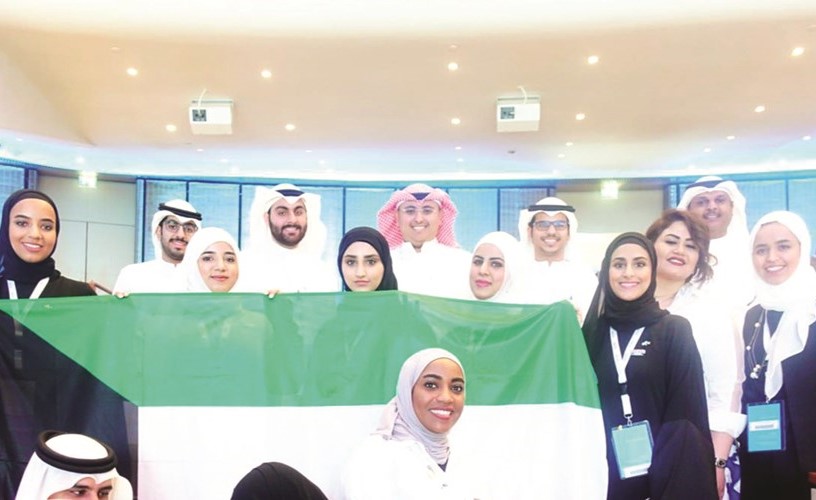 الطلبة المشاركون للدور 16﻿