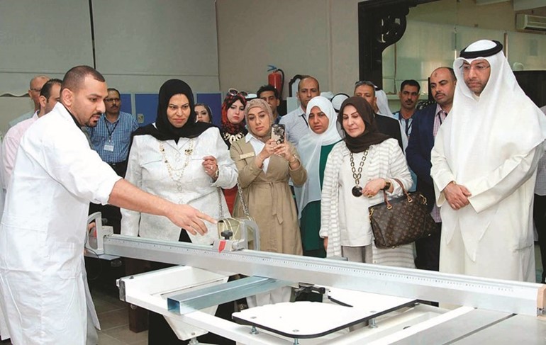 الاستماع الى الشرح﻿