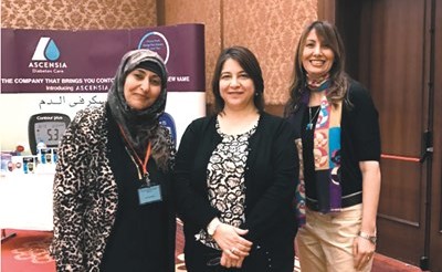 د. ياسمين خريبط تتوسط ضيوف الكويت الزائرين للمؤتمر﻿