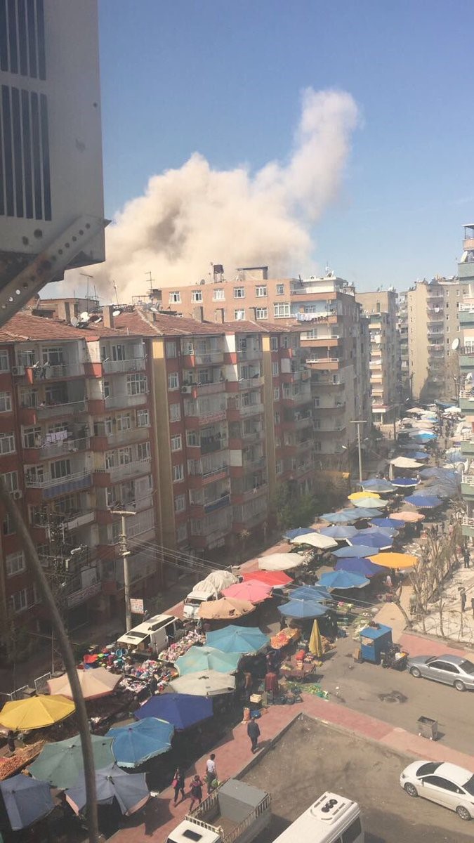 بالفيديو والصور..جرحى في انفجار قرب مدرسة للشرطة بمدينة ديار بكر التركية