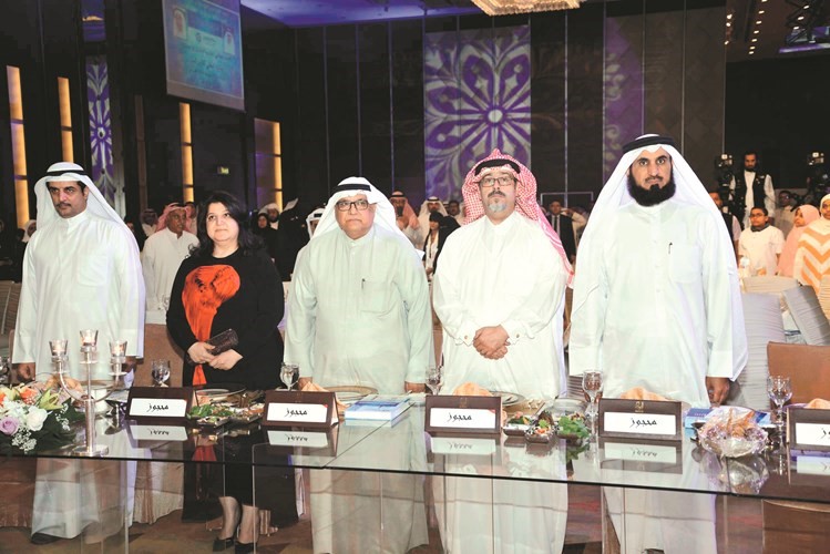 عضو مجلس إدارة جمعية الصحافيين الزميل جاسم كمال ونجلاء النقي﻿