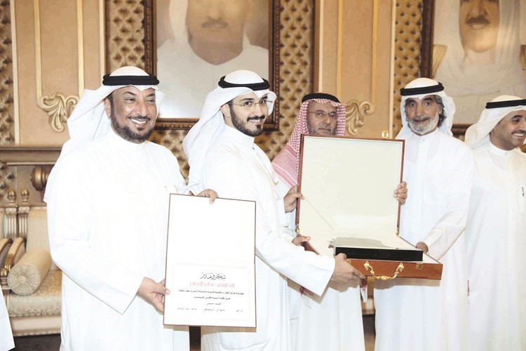 تكريم الشاعر فالح الأجهر﻿