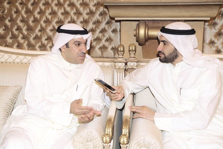 أحمد الشحومي متحدثا للزميل محمد راتب﻿