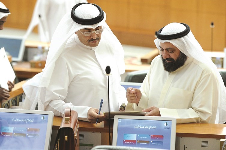 د.وليد الطبطبائي ومحمد المطير﻿