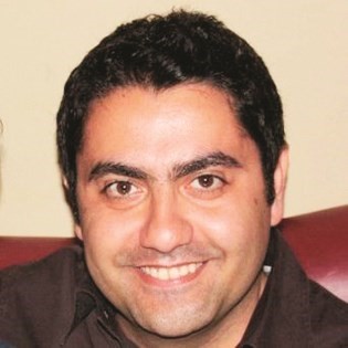 حسام شاهين﻿