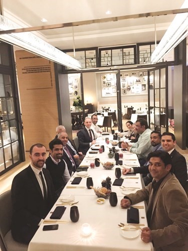 عشاء عمل ﻿