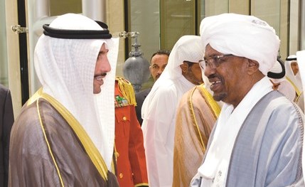 رئيس مجلس الأمة مرزوق الغانم مودعا البشير﻿