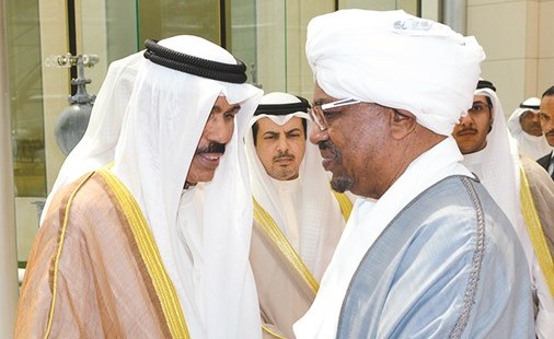 سمو ولي العهد الشيخ نواف الأحمد في وداع الرئيس السوداني﻿