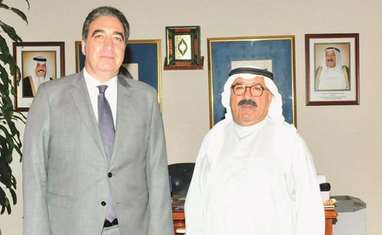 الشيخ ناصر صباح الأحمد مستقبلا سفير أذربيجان إيلخان قهرمان﻿