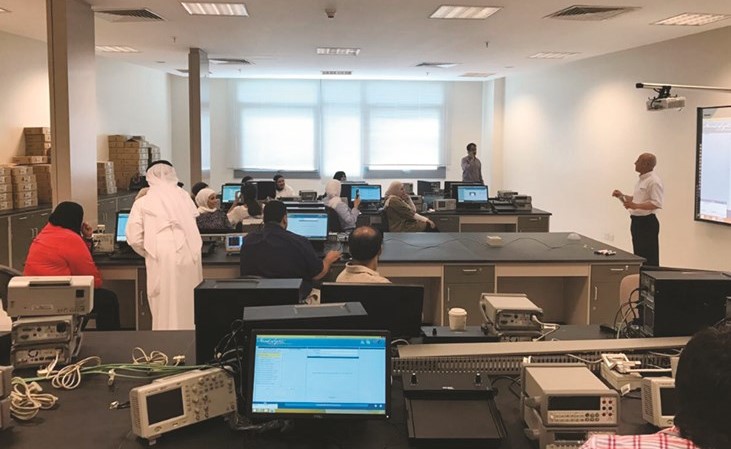 دورة «Lab Volt» في الدراسات التكنولوجية
