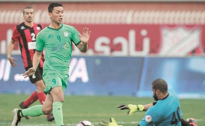هداف العربي امين الشرميطي في مواجهة الحارس احمد الدوسري﻿