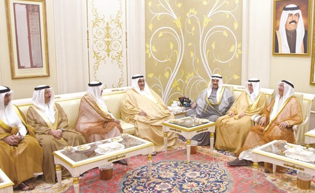 سمو الشيخ ناصر المحمد مستقبلا الشيخ خالد بن أحمد آل خليفة والوفد المرافق ﻿