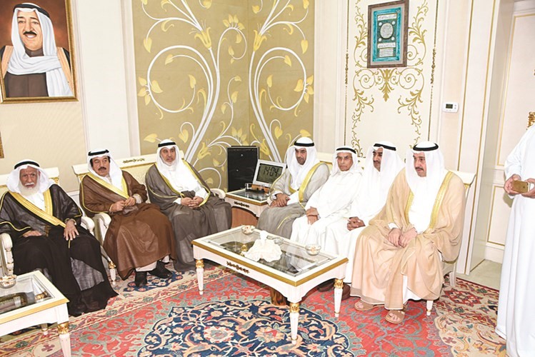 الشيخ د.سالم الجابر والشيخ فيصل الحمود ود.يوسف العلي وم.عبدالرحمن الغنيم ود.نايف الحجرف ود.محمد البصيري وحمود الرومي﻿