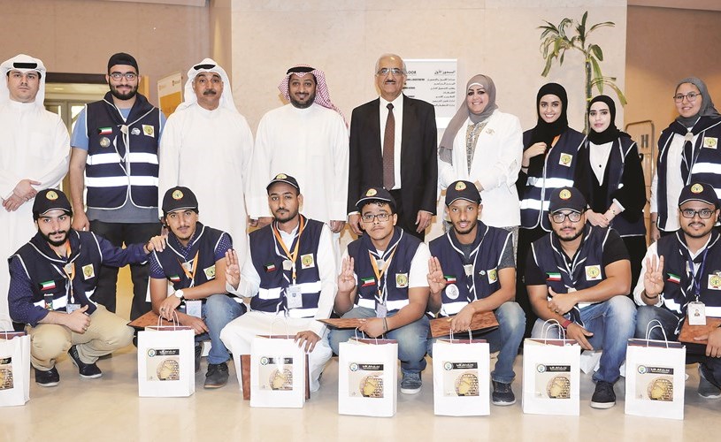 المكرمون في صورة جماعية ﻿