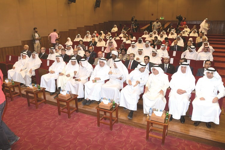 السفير عزيز الديحاني ومحمد الصقر وسليمان ماجد الشاهين ومحمد ابوالحسن﻿