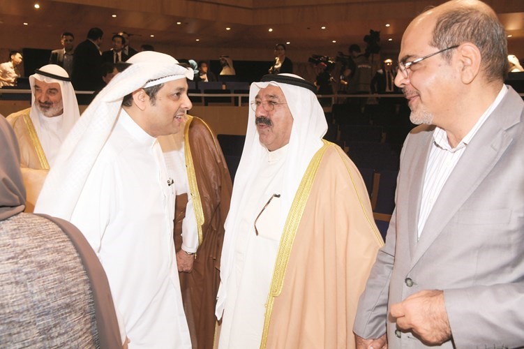 الشيخ ناصر صباح الأحمد ويعقوب الصانع﻿