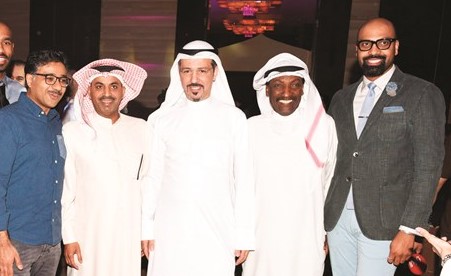 مساعد المطيري والكابتن فوزي ابراهيم والمخرج طلال العنزي مع النجم طارق العلي والاعلامي مهند يوسف﻿